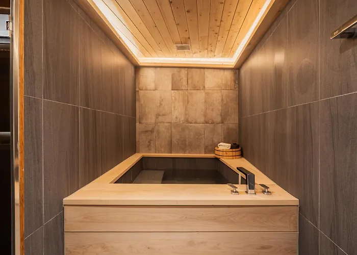 Luxury Hanok Whispering Garden Villa Seoul